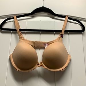 Victoria’s Secret push up bra NWT 34B